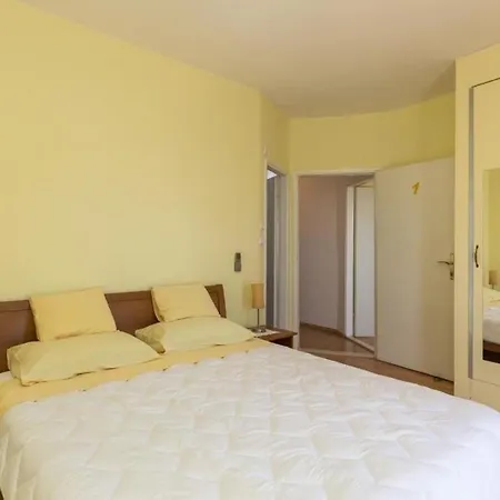 Appartement Milic - Two Bedroom With Terrace And Sea View