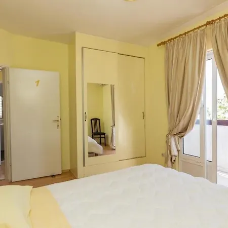 Milic - Two Bedroom With Terrace And Sea View Appartamento *
