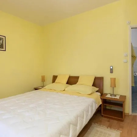 Milic - Two Bedroom With Terrace And Sea View *