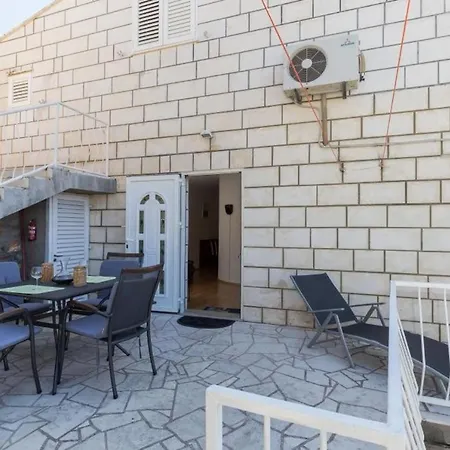 Milic - Two Bedroom With Terrace And Sea View * Ragusa